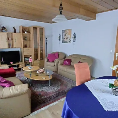 Ferienwohnung Wolff / Wohnzimmer (© Bernhard Wolff) Ferienwohnung Wolff / Wohnzimmer (© Bernhard Wolff)